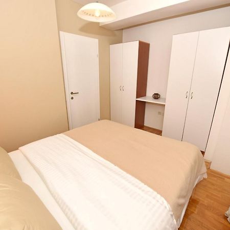 Si Apartments Ohrid With Free Parking ภายนอก รูปภาพ