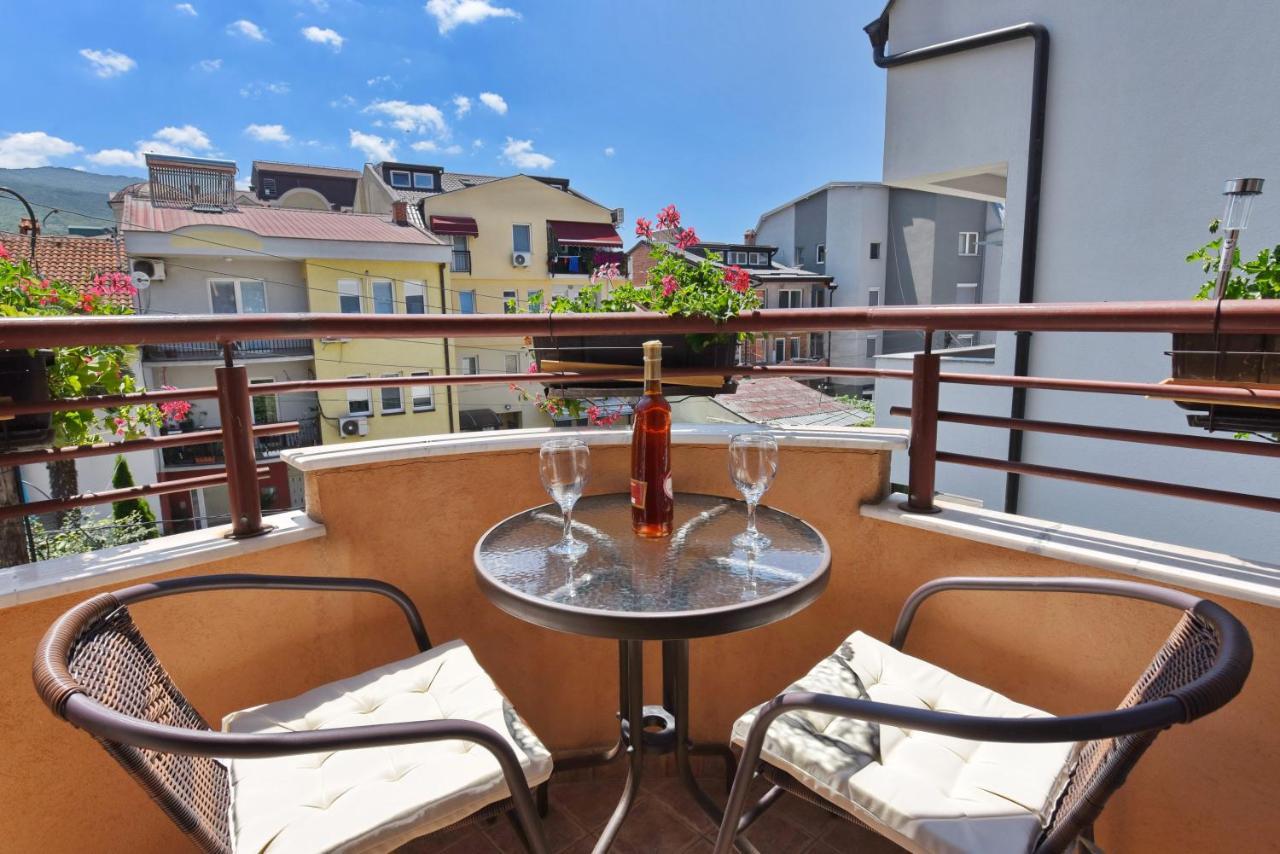 Si Apartments Ohrid With Free Parking ภายนอก รูปภาพ