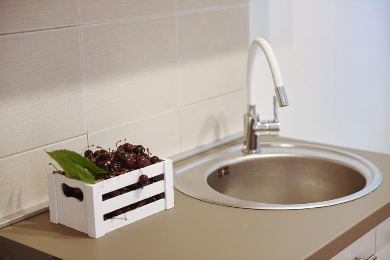 Si Apartments Ohrid With Free Parking ภายนอก รูปภาพ