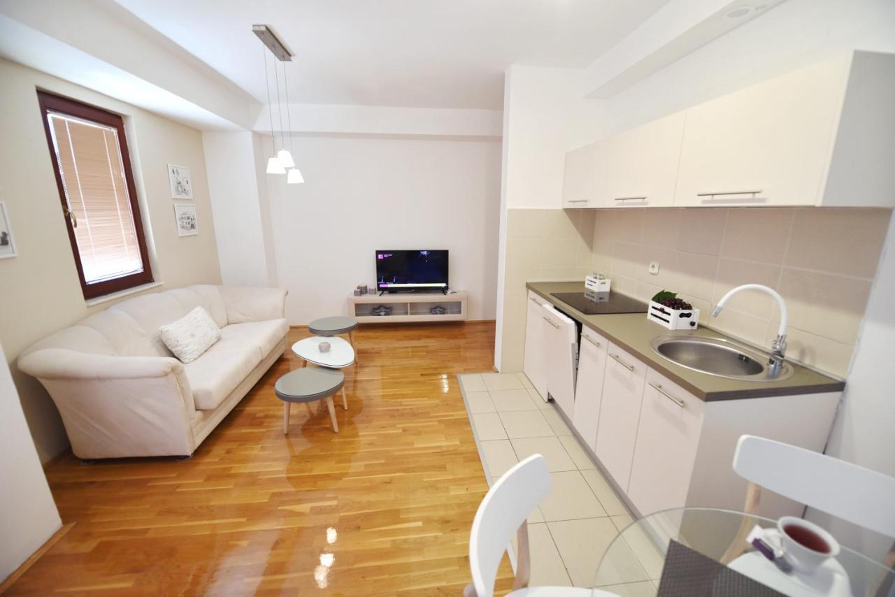 Si Apartments Ohrid With Free Parking ภายนอก รูปภาพ