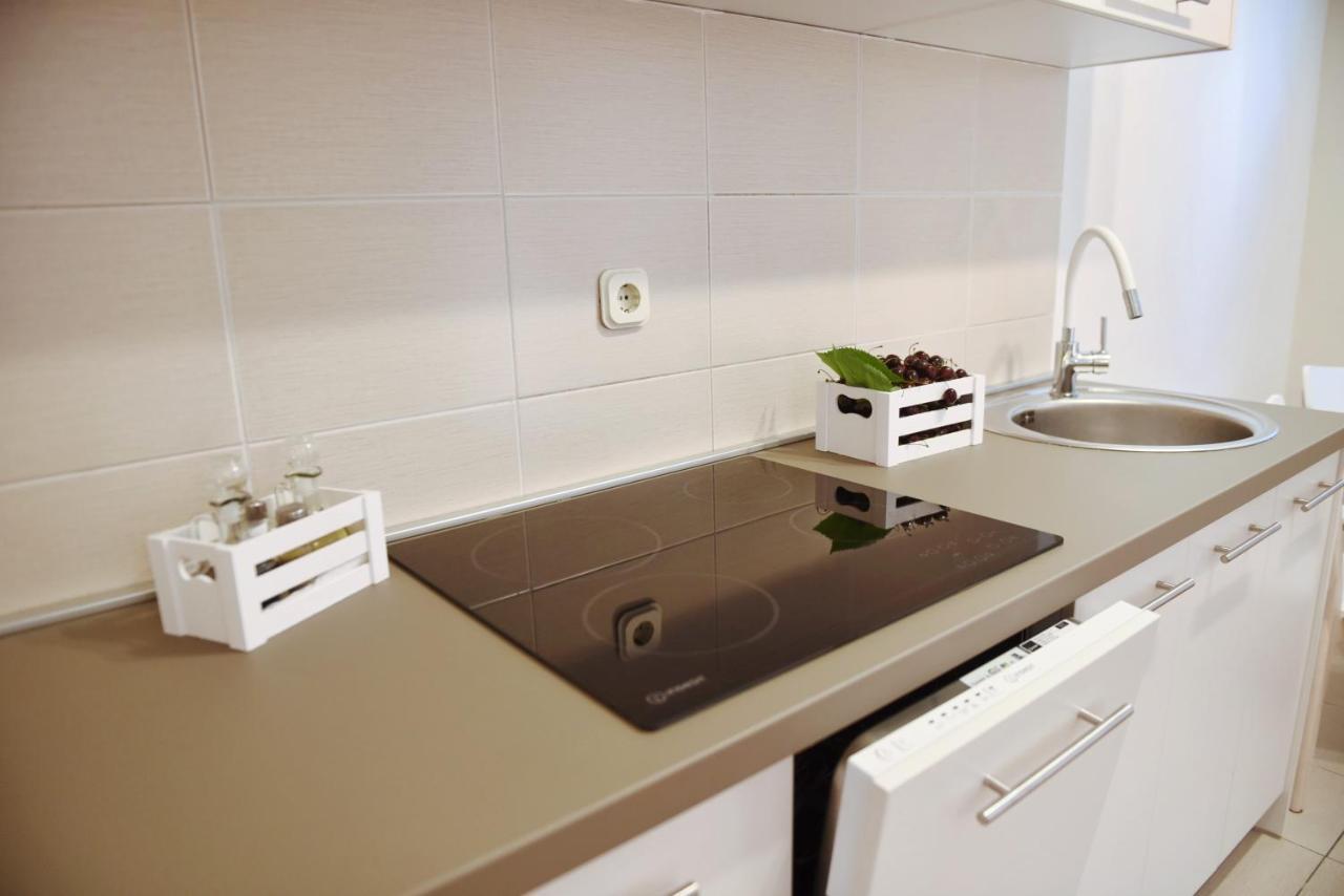 Si Apartments Ohrid With Free Parking ภายนอก รูปภาพ